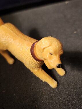 VINTAGE PLAY DOG WITH MOVING HEAD